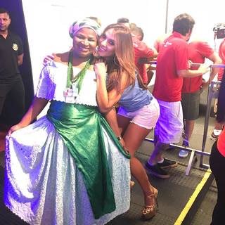 Nicole Bahls feet photo thumbnail