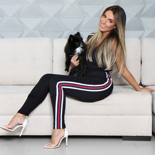 Nicole Bahls feet photo thumbnail