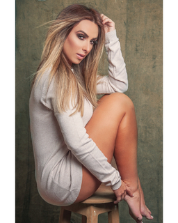 Nicole Bahls feet photo thumbnail