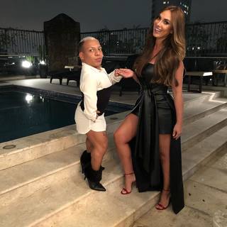 Nicole Bahls feet photo thumbnail