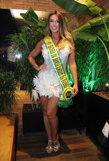 Nicole Bahls feet photo thumbnail