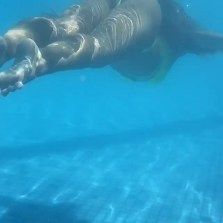 Nicole Bahls feet photo thumbnail