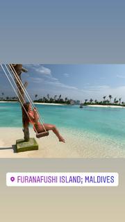 Nicole Bahls feet photo thumbnail