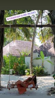 Nicole Bahls feet photo thumbnail