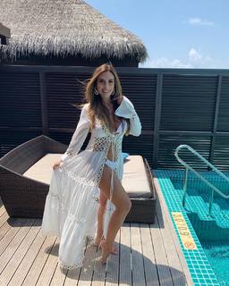 Nicole Bahls feet photo thumbnail