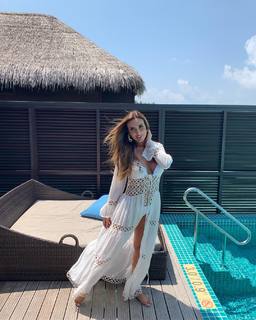 Nicole Bahls feet photo thumbnail