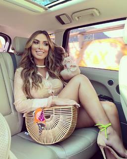 Nicole Bahls feet photo thumbnail