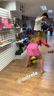 Nicole Bahls feet photo thumbnail