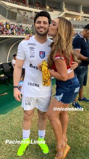 Nicole Bahls feet photo thumbnail