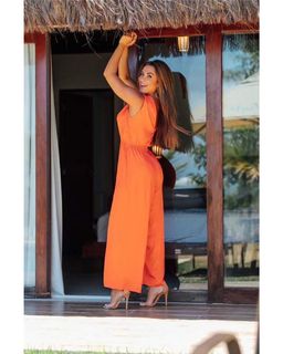 Nicole Bahls feet photo thumbnail