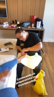 Nicole Bahls feet photo thumbnail