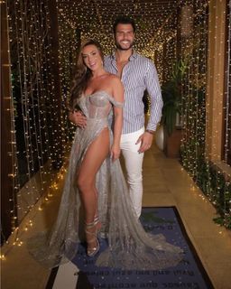 Nicole Bahls feet photo thumbnail