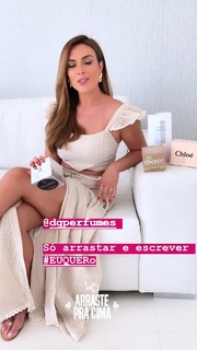 Nicole Bahls feet photo thumbnail
