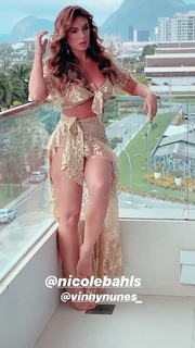 Nicole Bahls feet photo thumbnail