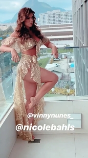 Nicole Bahls feet photo thumbnail