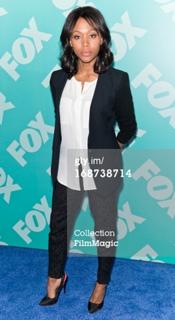 Nicole Beharie feet photo thumbnail