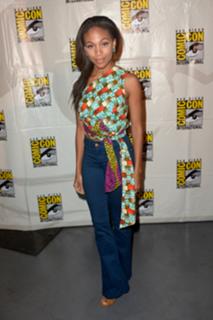 Nicole Beharie feet photo thumbnail