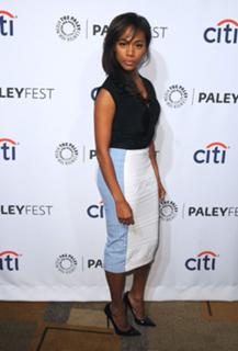 Nicole Beharie feet photo thumbnail