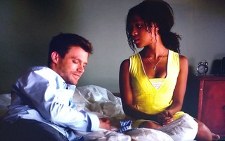 Nicole Beharie feet photo thumbnail