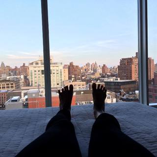 Nicole Beharie feet photo thumbnail