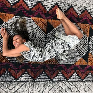 Nicole Beharie feet photo thumbnail