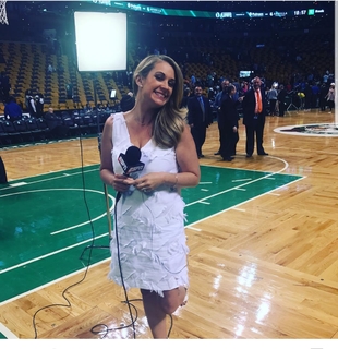 Nicole Briscoe feet photo thumbnail