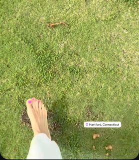 Nicole Briscoe feet photo thumbnail
