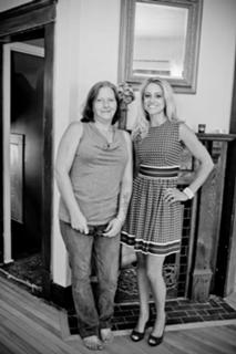 Nicole Curtis feet photo thumbnail