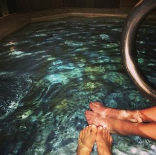 Nicole Curtis feet photo thumbnail