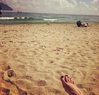 Nicole Curtis feet photo thumbnail