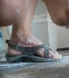 Nicole Curtis feet photo thumbnail