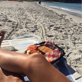 Nicole Curtis feet photo thumbnail