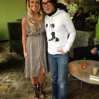 Nicole Curtis feet photo thumbnail