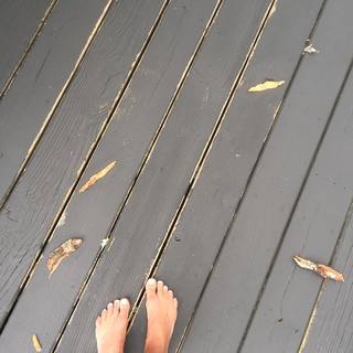Nicole Curtis feet photo thumbnail