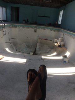 Nicole Curtis feet photo thumbnail