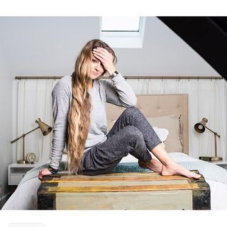 Nicole Curtis feet photo thumbnail