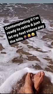 Nicole Curtis feet photo thumbnail