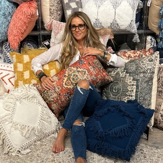 Nicole Curtis feet photo thumbnail