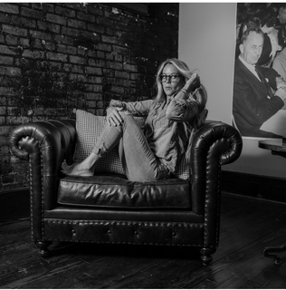 Nicole Curtis feet photo thumbnail