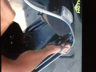 Nicole Curtis feet photo thumbnail