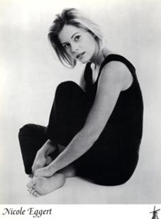 Nicole Eggert feet photo thumbnail