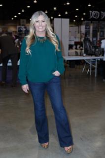 Nicole Eggert feet photo thumbnail