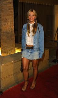 Nicole Eggert feet photo thumbnail