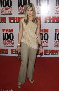 Nicole Eggert feet photo thumbnail