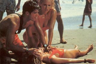 Nicole Eggert feet photo thumbnail