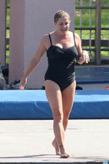 Nicole Eggert feet photo thumbnail