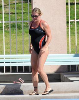 Nicole Eggert feet photo thumbnail