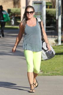 Nicole Eggert feet photo thumbnail