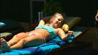 Nicole Franzel feet photo 9