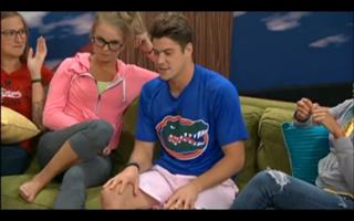 Nicole Franzel feet photo 5
